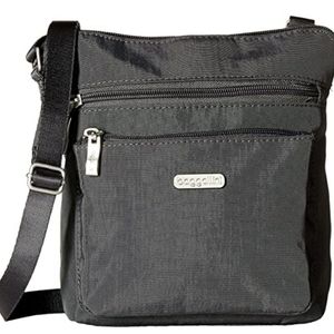 NWT Baggalini Crossbody with RFID Wristlet Gray